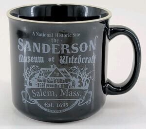 Disney Hocus Pocus Sanderson Museum of Witchcraft Salem Mass 20oz Coffee Mug